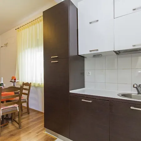 Amber Apartment *